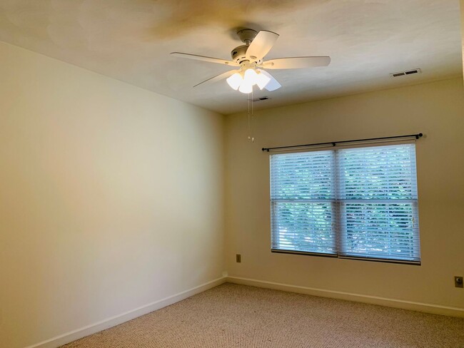Photo - 145 Slate Creek Dr NW