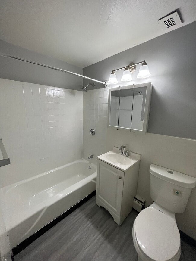 Photo - 30 Gillett St Unit 1B