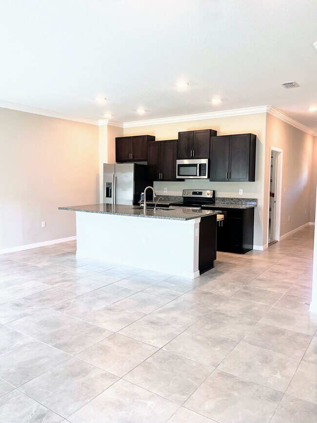 Photo - 21852 Adriatic Ln