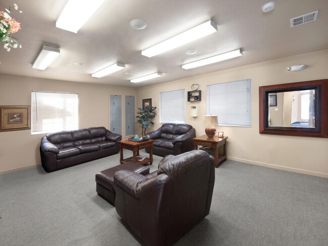 Lexington Hills Apartments