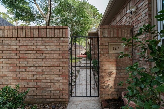 Photo - 127 S Copperknoll Cir