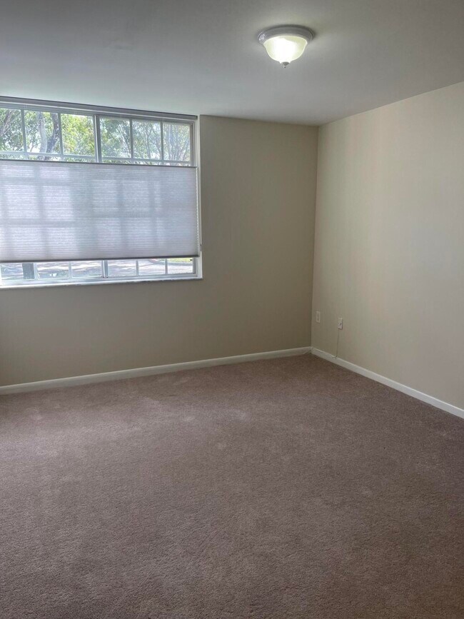 Photo - 1743 Village Blvd Unidad 107