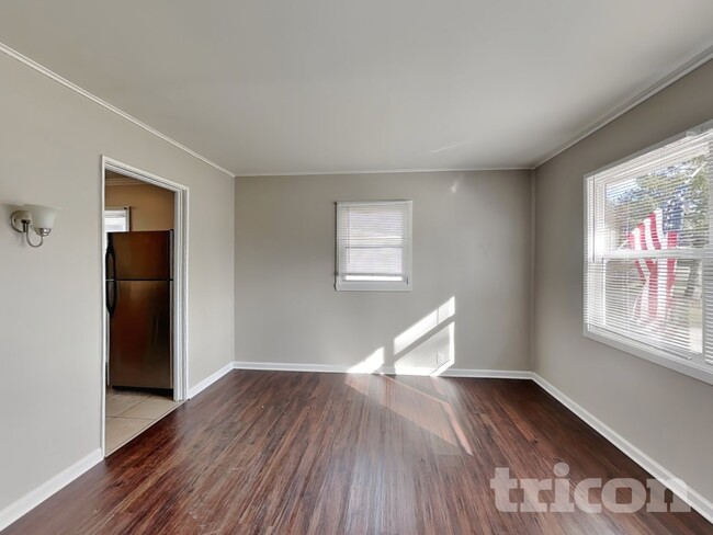 Photo - 106 Buell Ct