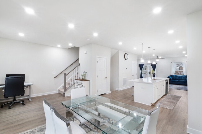 Photo - 76 Swackhammer Way