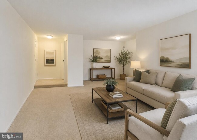 Photo - 10204 Bushman Dr Unidad 324