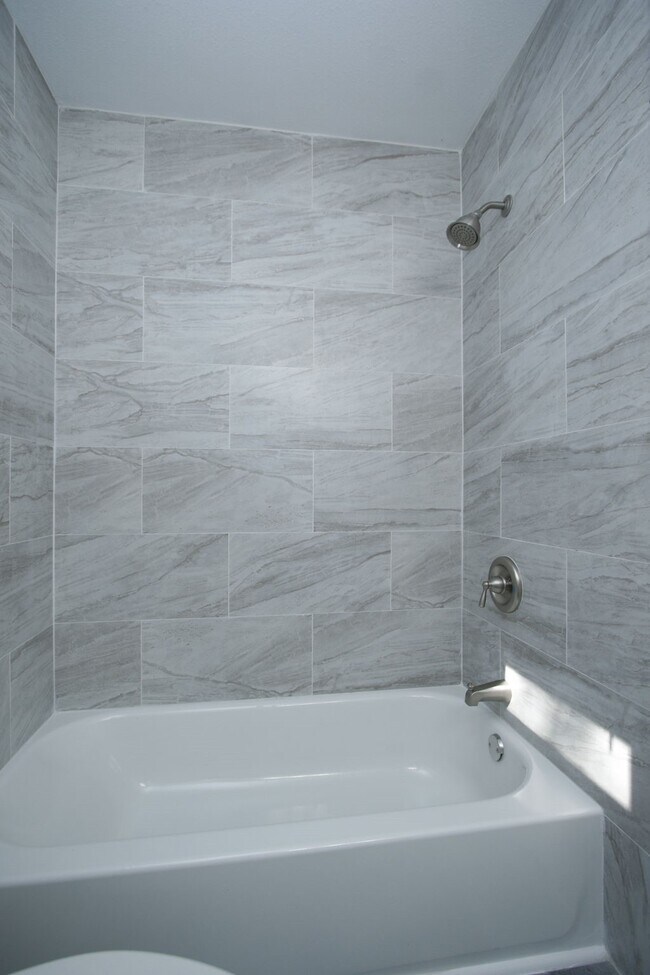 Photo - 17078 Oak Grove Ln