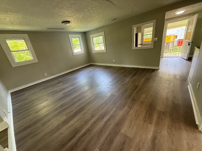 Photo - 12148 Broad St SW