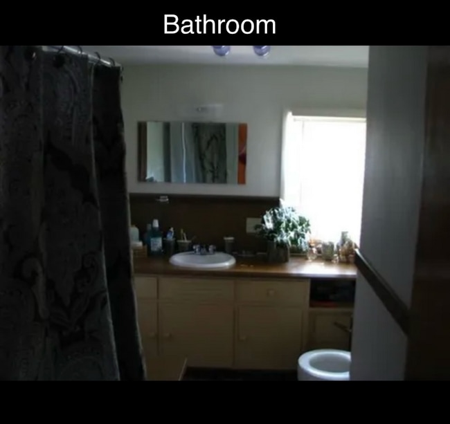 Photo - 850 Houseman Ave NE Unidad 850 Houseman Ave. N.E. 2