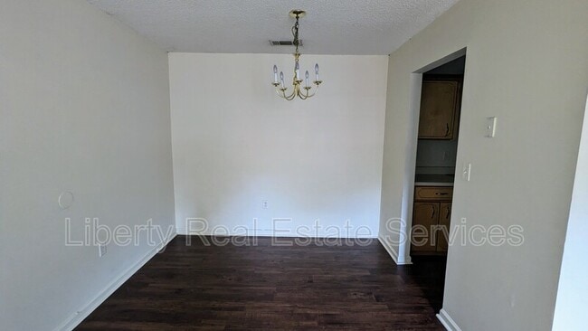 Photo - 134 Rolland St Unit 10