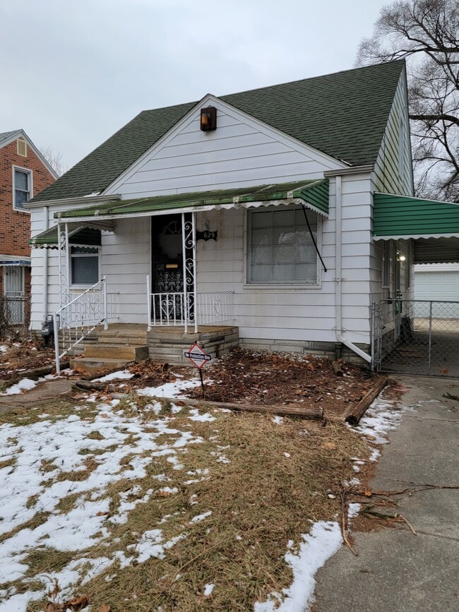 Photo - 18629 Fleming St