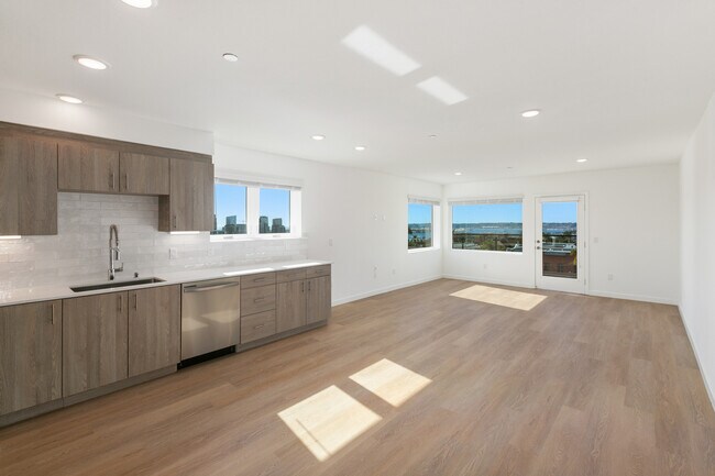 Photo - Fourth and Laurel