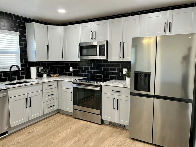 Photo - 220 W Ramona Ave
