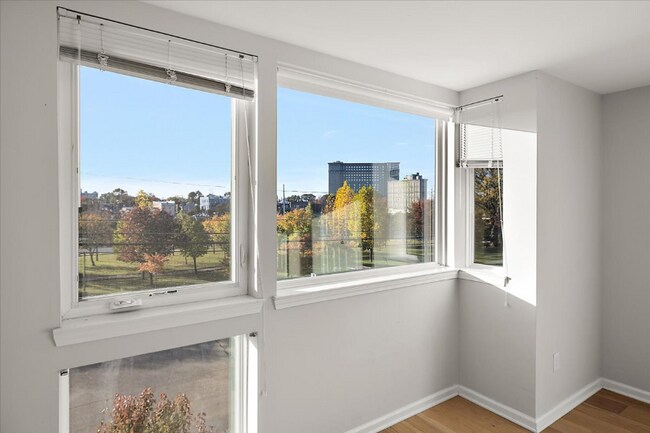 Photo - 2028 Pine St