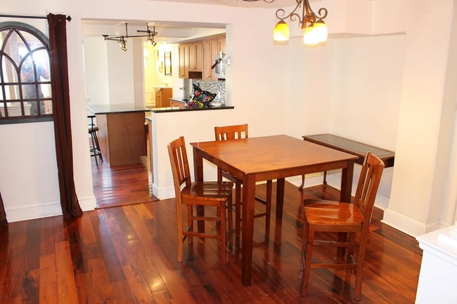 Photo - 223 N New St