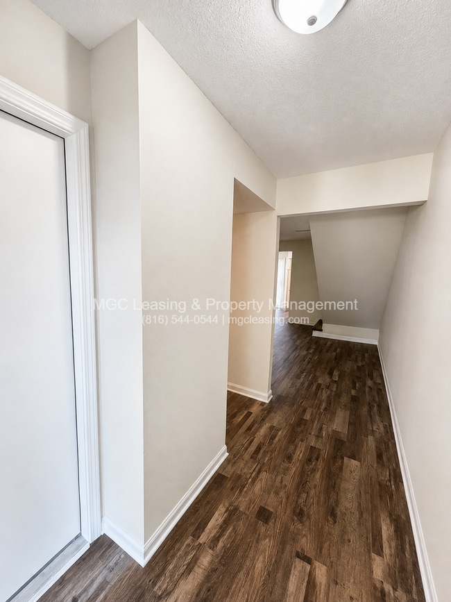 Photo - 1841-1847 NE Knollbrook St