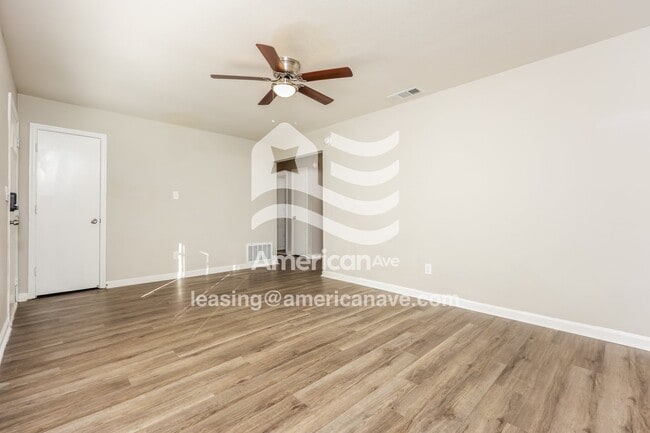 Photo - 5905 Luna Dr