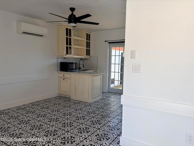 Photo - 1454 Guava Ave