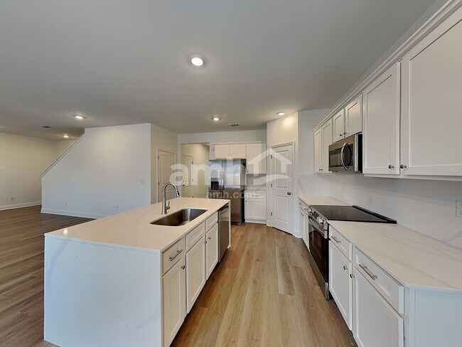 Photo - 459 Hickory Pointe Rd