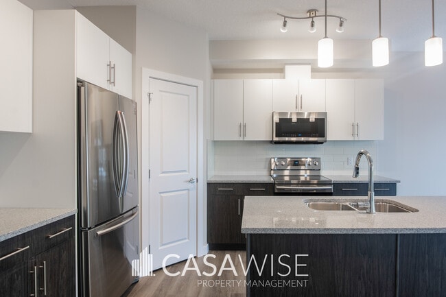 Building Photo - 172 Awentia St