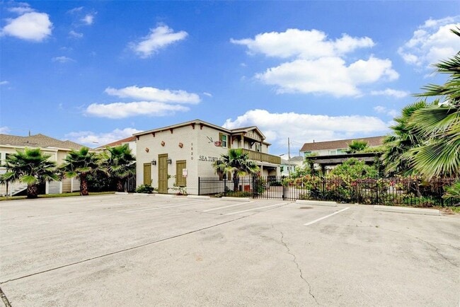 Building Photo - 1820 Avenue O 1/2 Unit 6