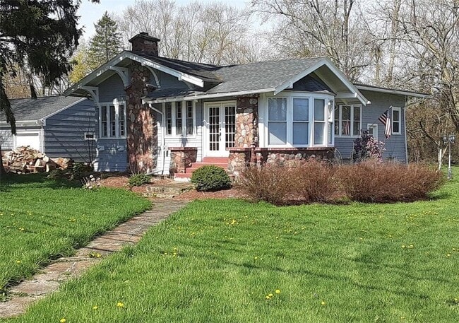 Building Photo - 1819 Scottsville Rd