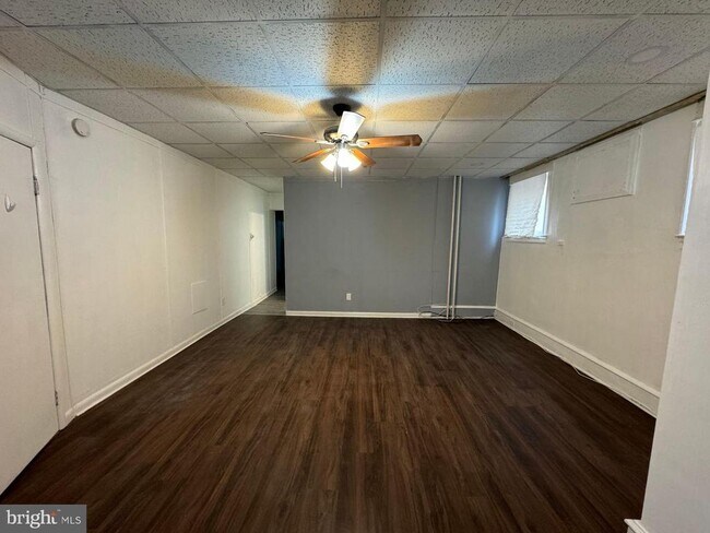 Photo - 623 N 64th St