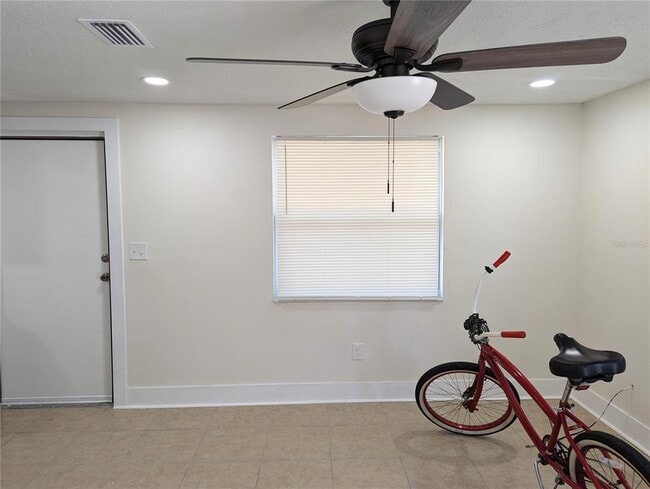 Photo - 8104 N 18th St