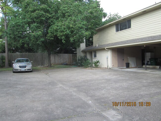 Photo - 10834 Sugar Hill Dr Unit B