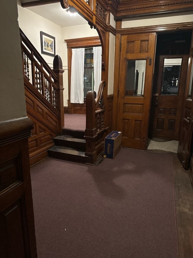 Building Photo - 2204 Grand Ave S Unit 1