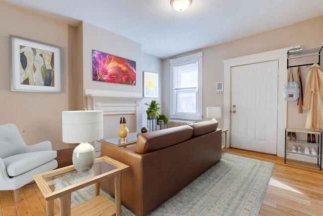 Building Photo - 12 E Sycamore St