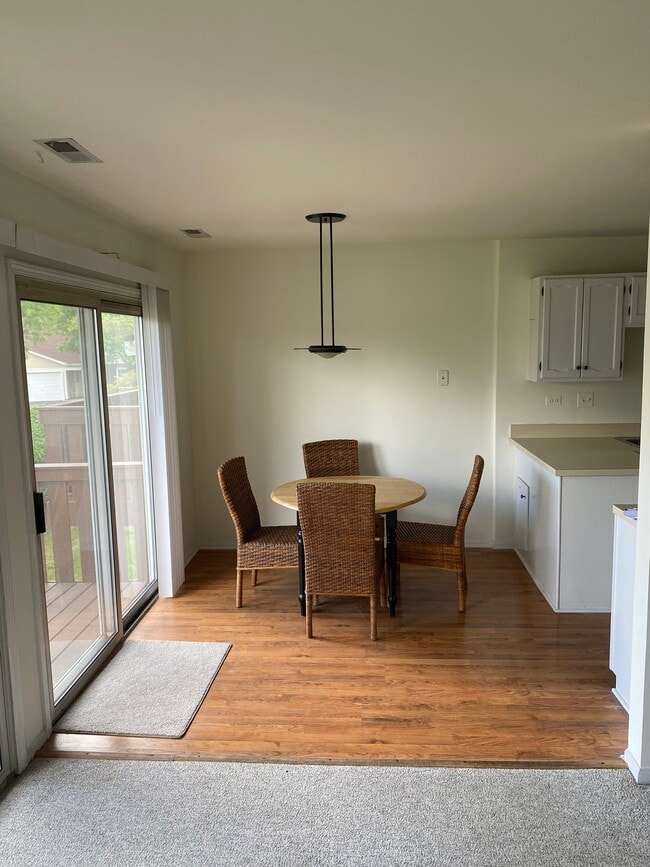 Photo - 718 Crescent Ct Unit 718 Crescent Ct,  B2