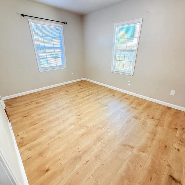 Photo - 4004 SE 25th St