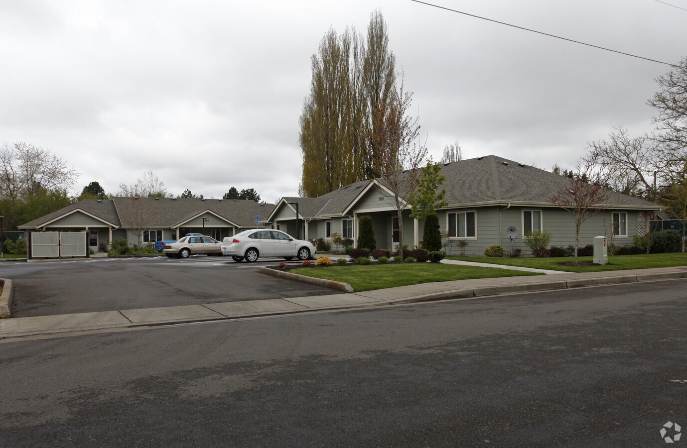 Hazelwood Estates - Hazelwood Estates Apartments