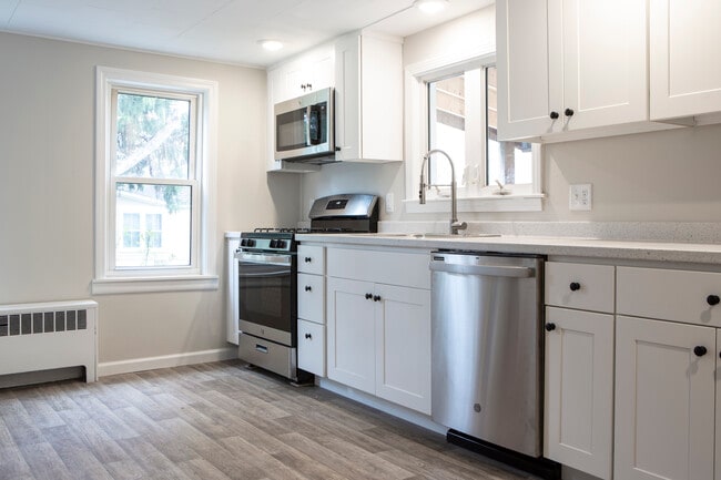 Building Photo - 62 Union St Unit A