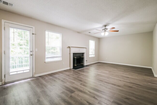 Photo - 4410 Reserve Hill Crossing