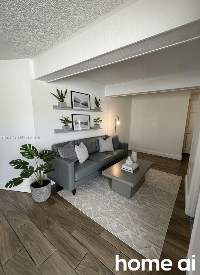 Building Photo - 2041 NW 35th St Unit B