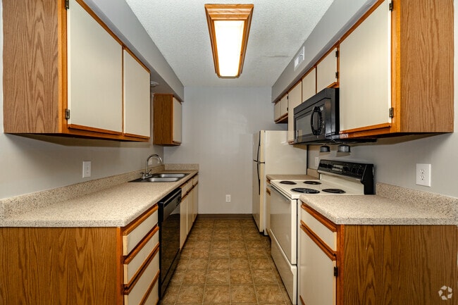 2BR, 1BA - 920SF - Kitchen