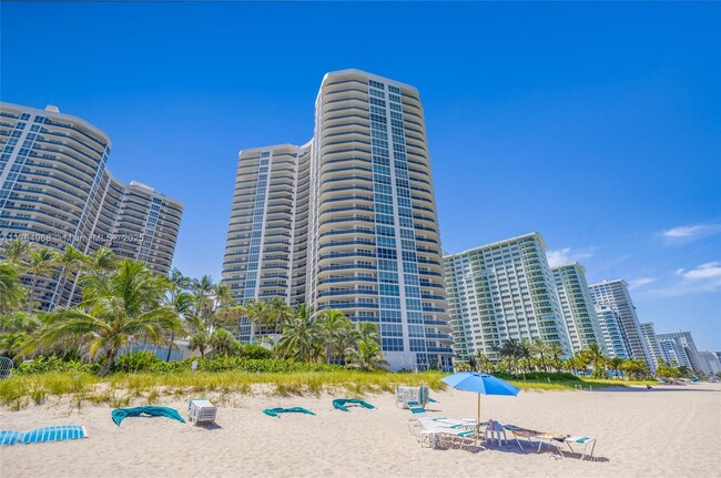 Photo - 3200 N Ocean Blvd Unidad 1404 Rental
