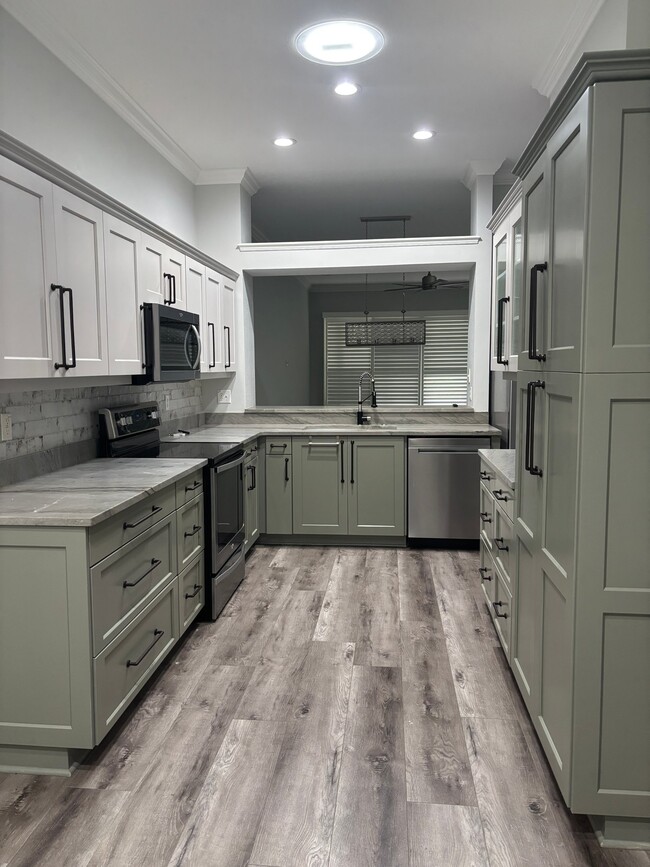 Photo - 1421 Carlow Cir