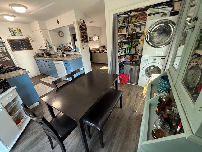 Photo - 402 Yucca Dr