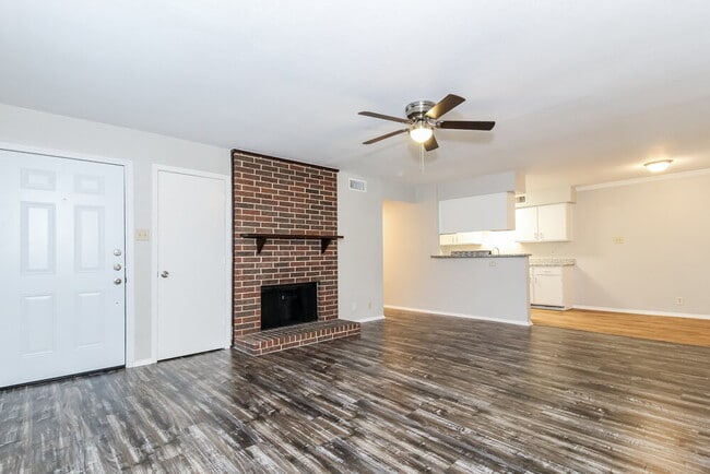 Photo - 1008 Autumn Oak Dr