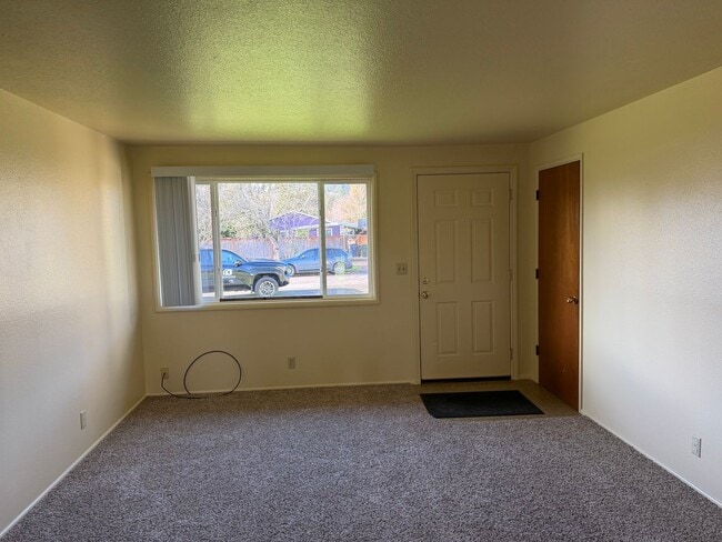 Photo - Nice single level 2 bedroom 1 bath house in Springfield!