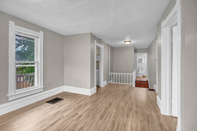 Photo - 1120 1/2 Washington St