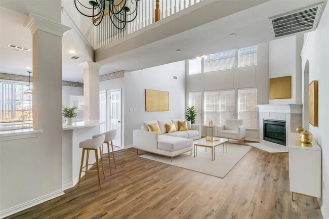 Photo - 511 Poplar Ln