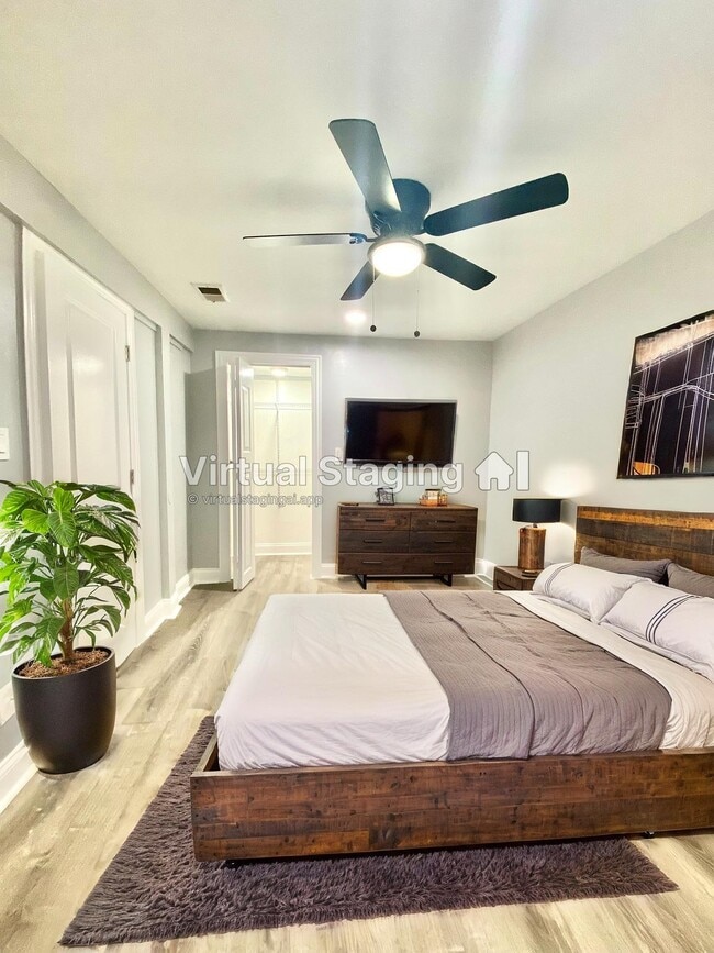 906 Montrose 2 bed / 1 bath - 900 W Montrose Ave