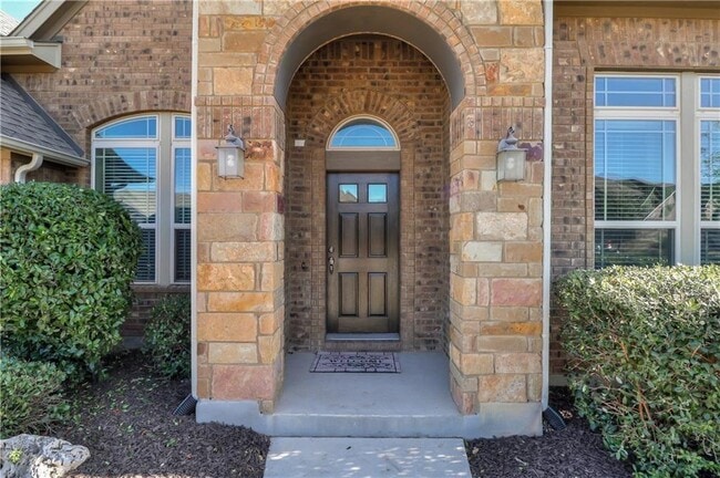 Photo - 124 Claiborne Lake Ln