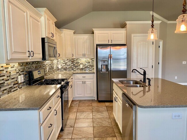 Photo - Deer Creek 3 Bed, 2 Bath with an Office