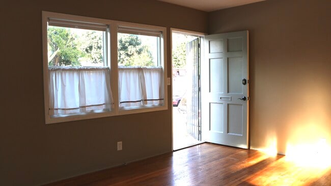 Photo - 556 Indiana Ave