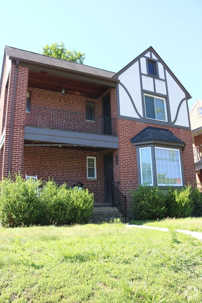 Building Photo - 1311 Huntington Ave Rental