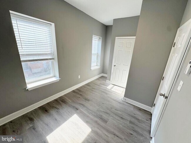 Photo - 2417 W Jefferson St